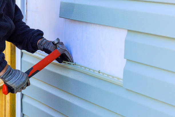 Reliable Emergency Siding Repair contractor in Libertyville, IL by Squared Siding